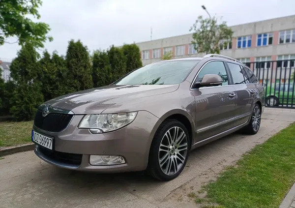 warmińsko-mazurskie Skoda Superb cena 32500 przebieg: 260000, rok produkcji 2011 z Działdowo